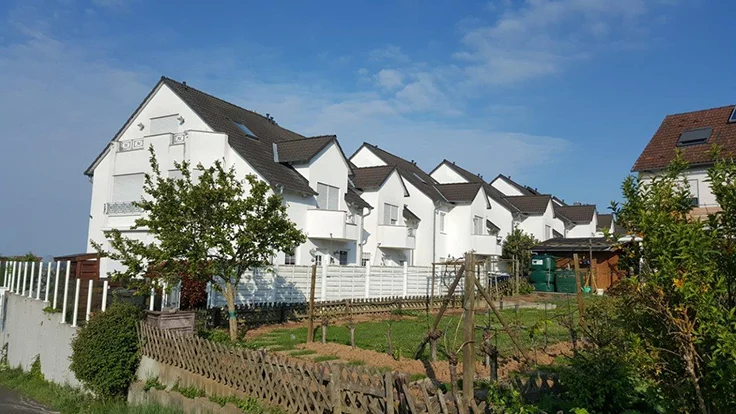 Neubau von 8 Reihenhäusern mit Stellplätzen in Karben